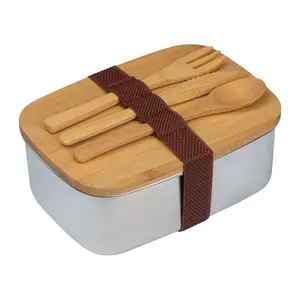 Spacious stainless steel lunchbox with bamboo lid